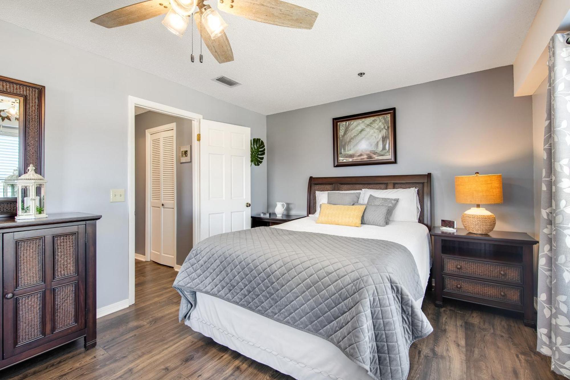 The At St Thomas Square Apartment